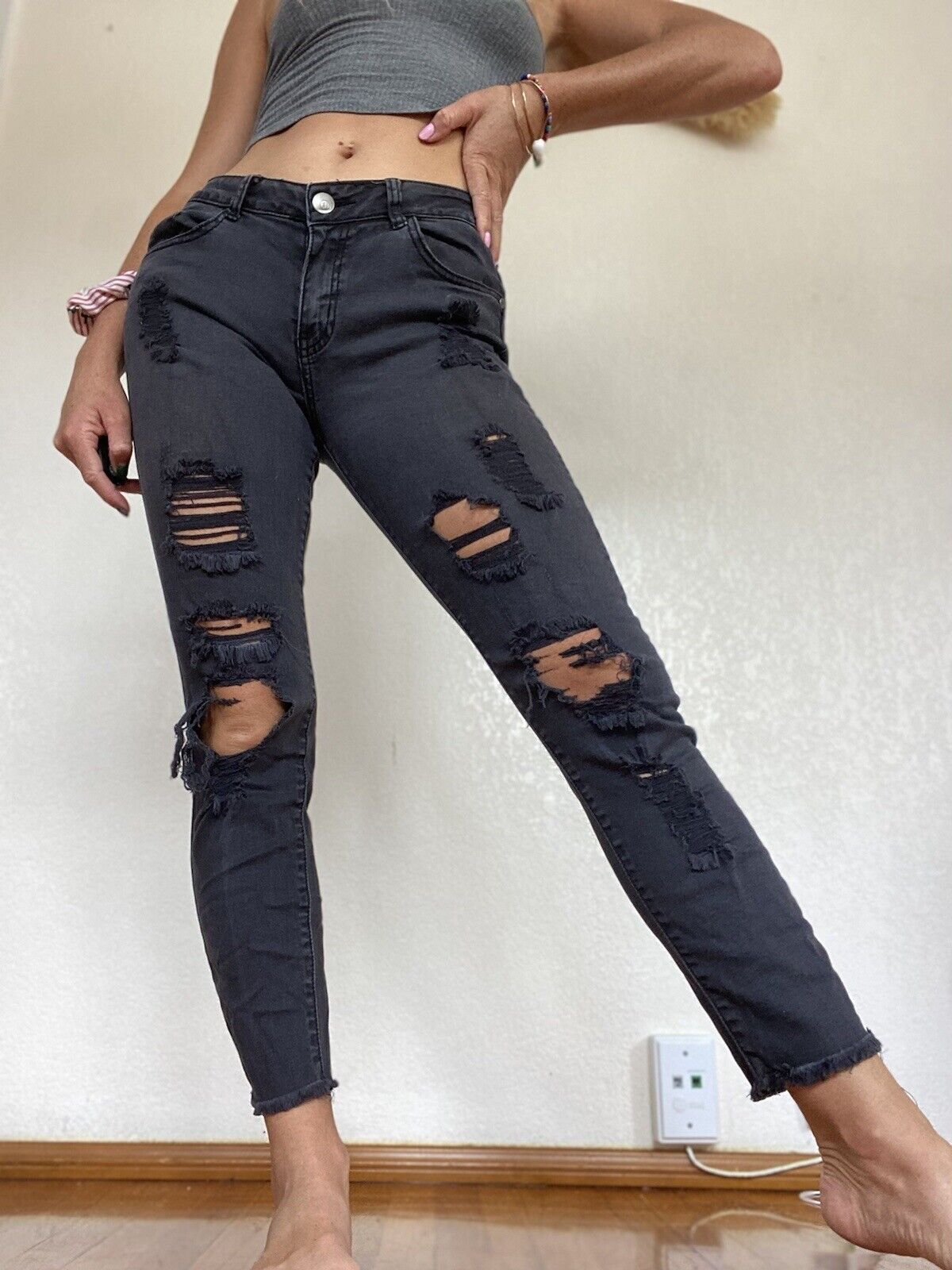 Black Distressed Skinny Jeans - 91 - Size 6