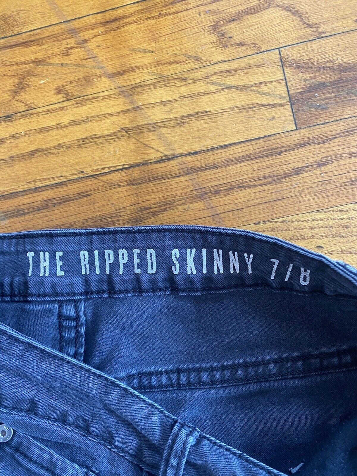 Black Distressed Skinny Jeans - 91 - Size 6
