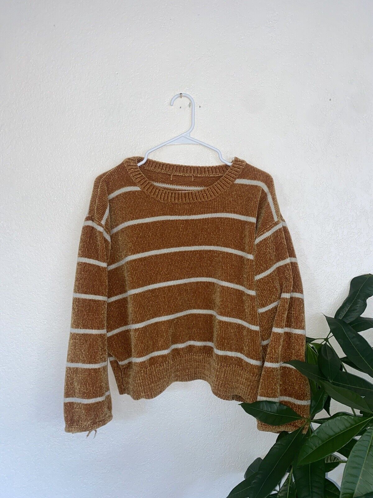 Orange Stripe Sweater - Unbranded - Size Medium  # 1924