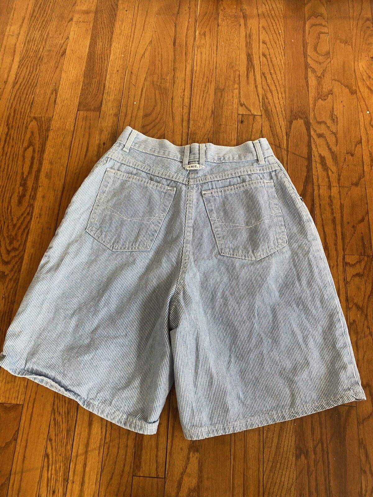 Vintage Stripe Bermuda Shorts - Chic - Size XS - # 1912