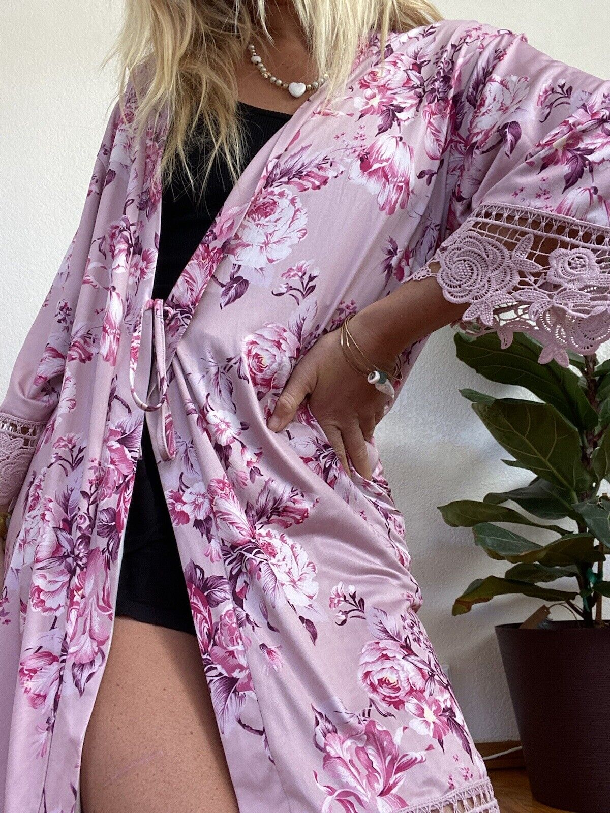 Pink Floral Lacey Robe - Tariri - Women's Large