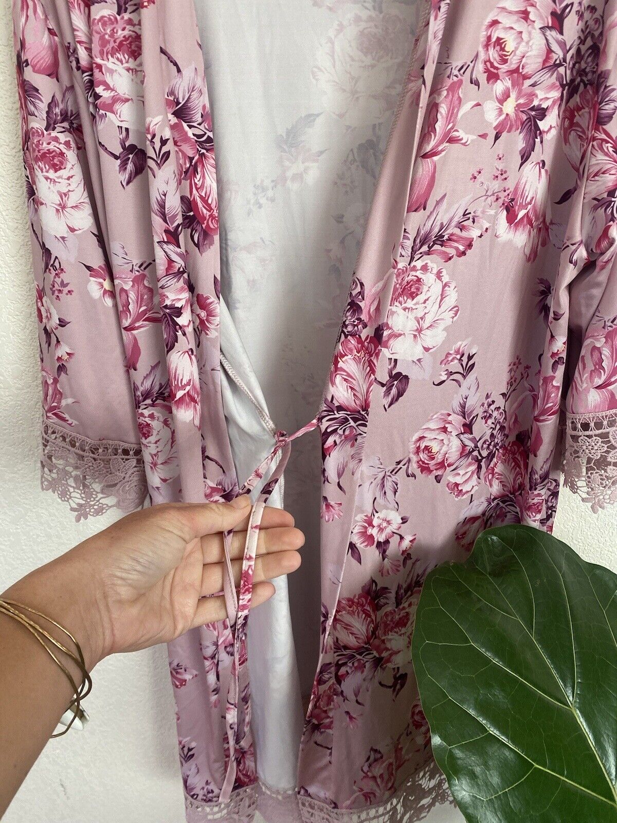 Pink Floral Lacey Robe - Tariri - Women's Large