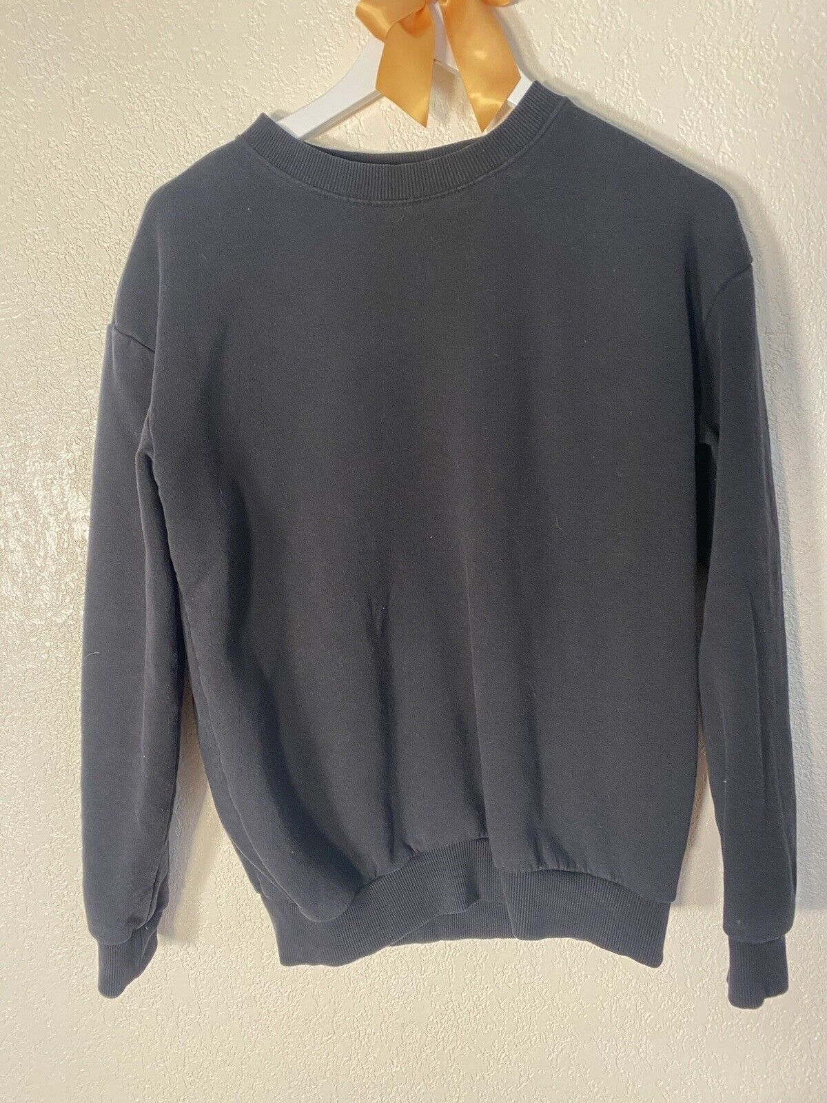 H&M Black Pullover Crewneck Sweatshirt